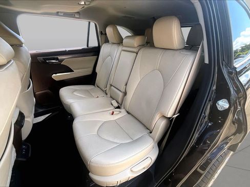 Used 2021 Toyota Highlander Limited AWD/4WD image 21