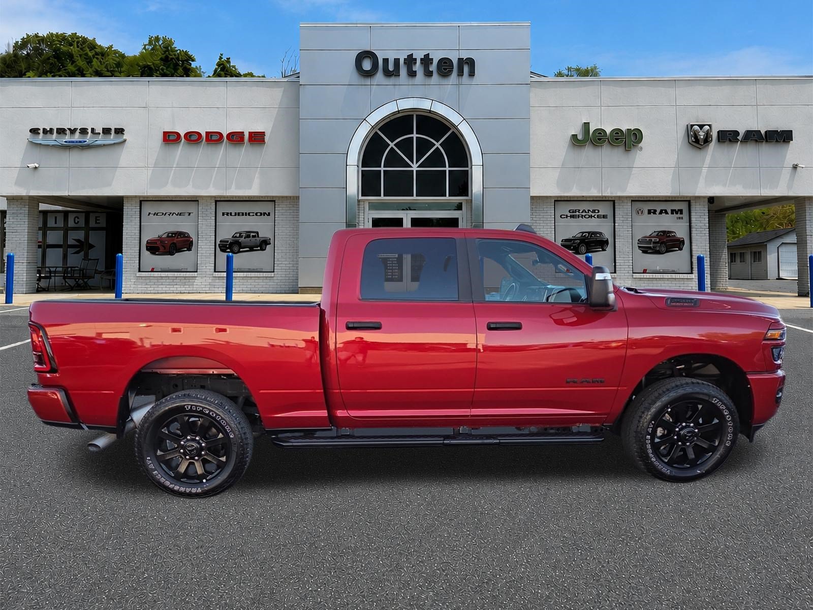 Used 2026 RAM 2500 Big Horn AWD/4WD image 2