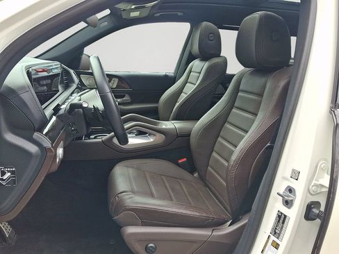Used 2023 Mercedes-Benz GLS 450 4MATIC image 15