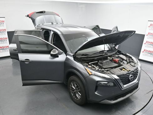 Used 2023 Nissan Rogue S image 25