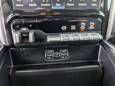 Used 2022 RAM 2500 Big Horn w/ Level C Equiment Group image 21