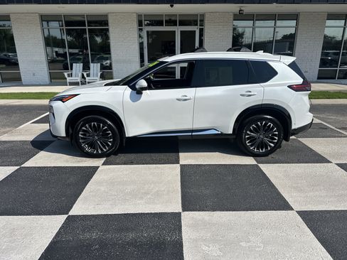 Used 2026 Nissan Rogue Platinum w/ Platinum Premium Package AWD/4WD image 1