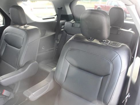 Certified 2022 Ford Explorer XLT w/ Equipment Group 202A image 12