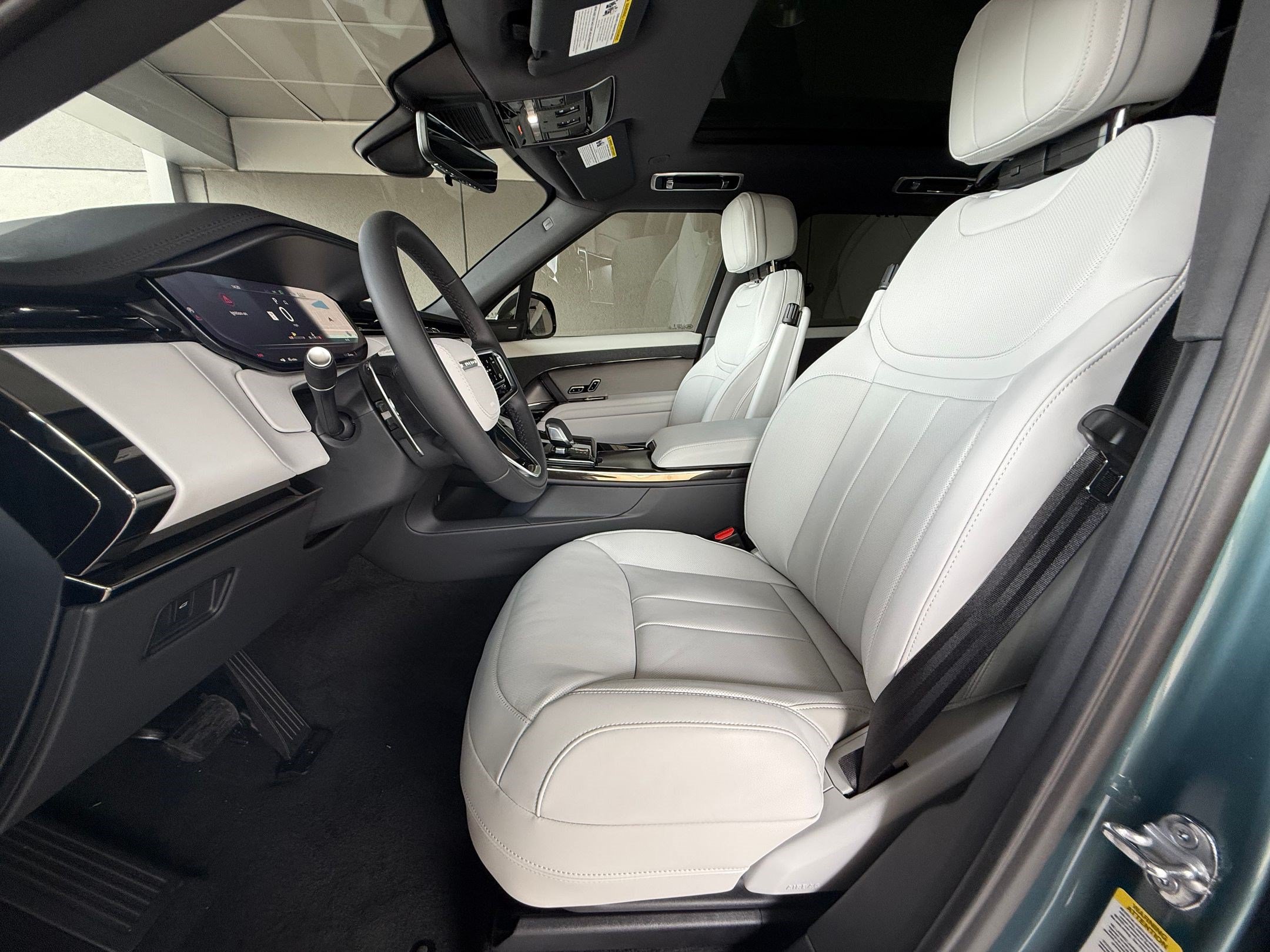 New 2026 Land Rover Range Rover Sport SE AWD/4WD image 5