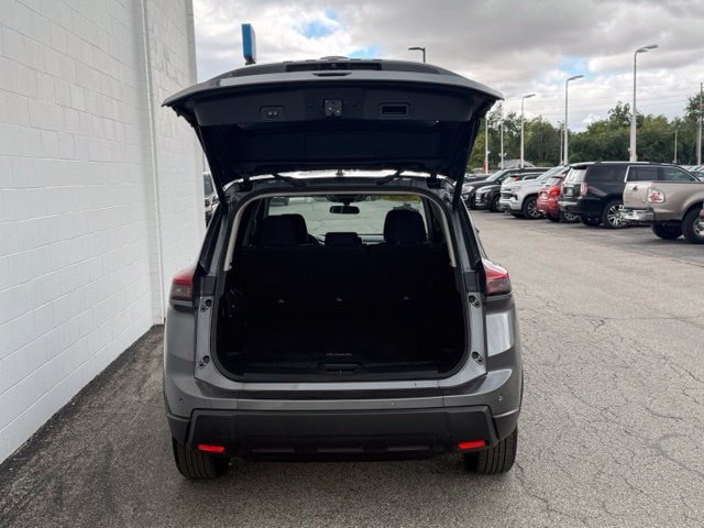 Used 2026 Nissan Rogue SV AWD/4WD image 9