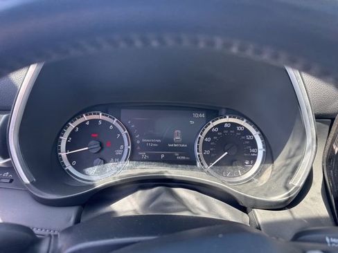 Used 2023 Toyota Highlander XLE image 14