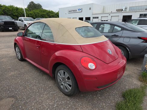 Used 2009 Volkswagen Beetle S FWD image 2