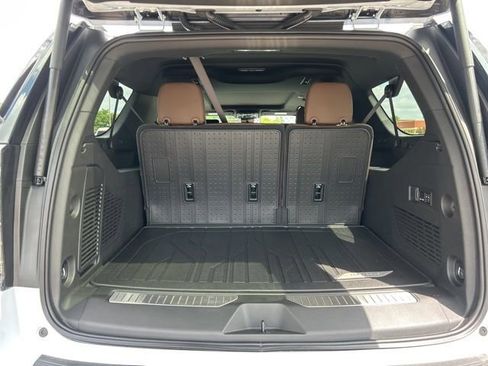 New 2026 Chevrolet Suburban High Country AWD/4WD image 31