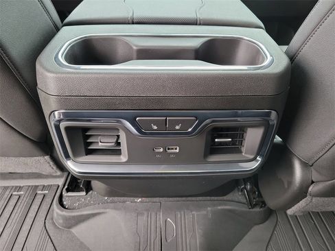 New 2025 GMC Sierra 3500 SLT w/ SLT Premium Package image 17