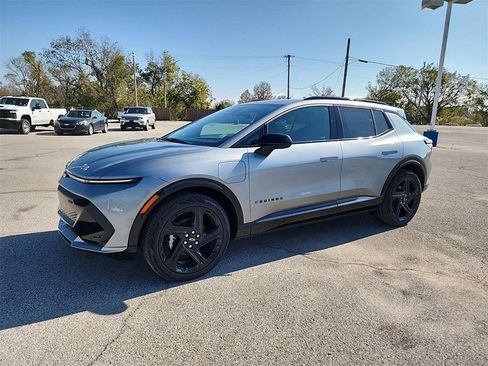 New 2025 Chevrolet Equinox EV RS image 2