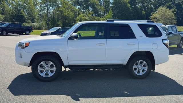 Used 2022 Toyota 4Runner SR5 AWD/4WD image 5