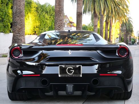 Used 2016 Ferrari 488 GTB image 5