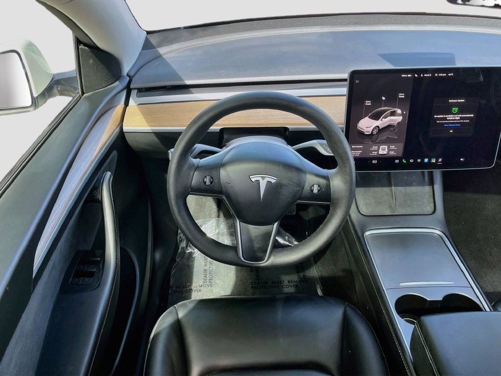 Used 2024 Tesla Model Y Long Range AWD/4WD image 22