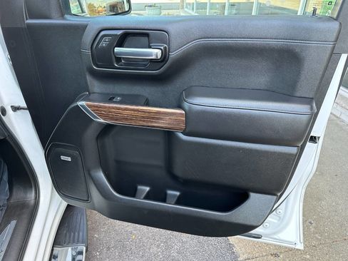 Used 2021 Chevrolet Silverado 1500 High Country w/ Technology Package image 32