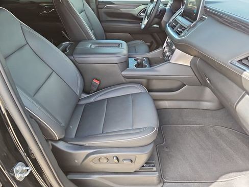 Used 2023 GMC Yukon SLT w/ SLT Luxury Package AWD/4WD image 12