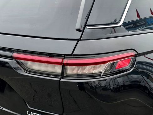 Certified 2022 Jeep Grand Cherokee Limited image 32