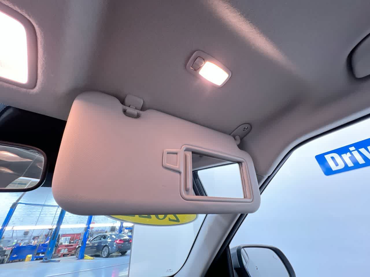 Used 2022 Hyundai Venue SEL FWD image 35