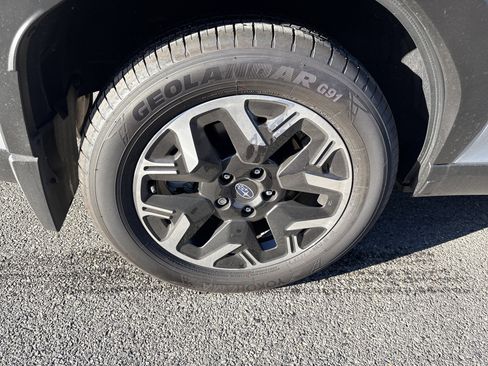 Certified 2025 Subaru Forester Premium image 14