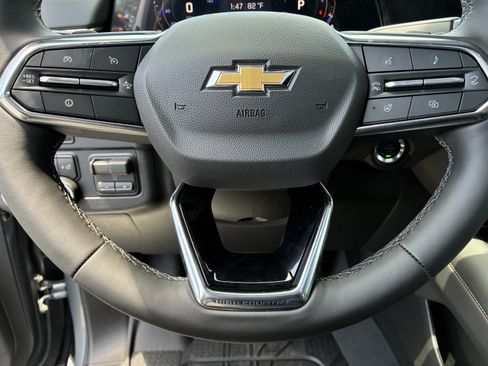 Used 2026 Chevrolet Suburban High Country RWD image 29