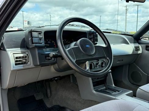 Used 1988 Ford Mustang LX image 25