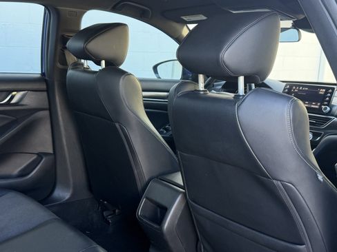 Used 2018 Honda Accord Sport image 26