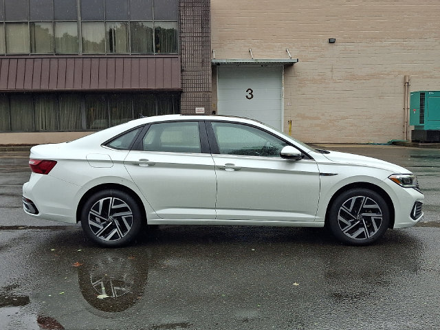Certified 2024 Volkswagen Jetta SEL FWD image 12