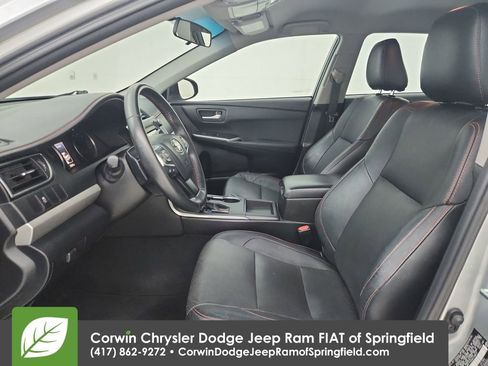 Used 2016 Toyota Camry SE image 19