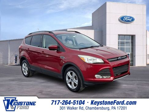 Used 2016 Ford Escape SE w/ Equipment Group 201A image 1