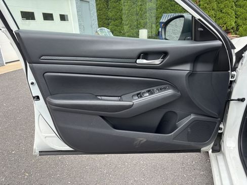 Used 2025 Nissan Altima 2.5 SV FWD image 16