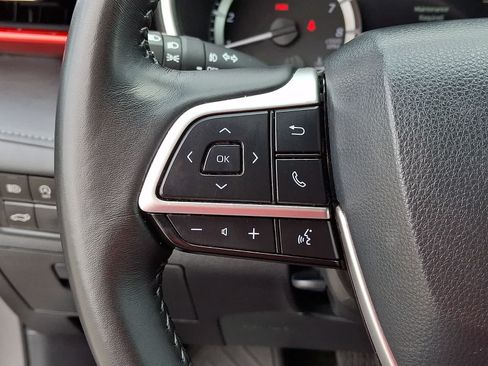 Used 2023 Toyota Highlander XSE AWD/4WD image 25