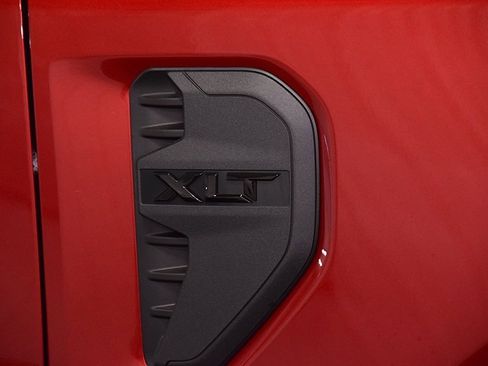 New 2025 Ford Ranger XLT w/ FX4 Off-Road Package image 12