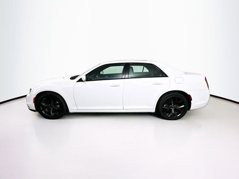 Used 2022 Chrysler 300 S image 4