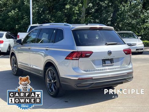 Used 2023 Volkswagen Tiguan SE w/ Panoramic Sunroof Package FWD image 11