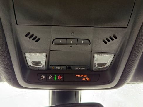 Used 2020 Chevrolet Blazer RS w/ LPO, Floor Liner Package FWD image 18