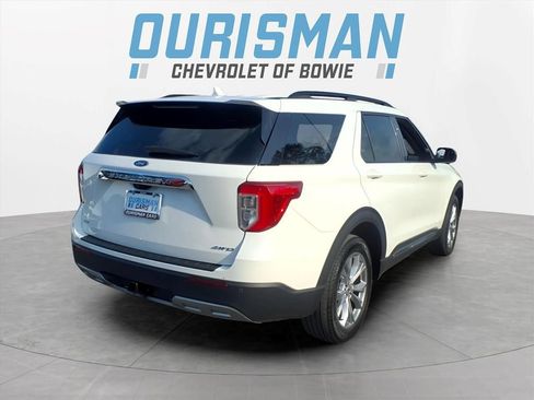 Used 2023 Ford Explorer XLT w/ Equipment Group 202A AWD/4WD image 3