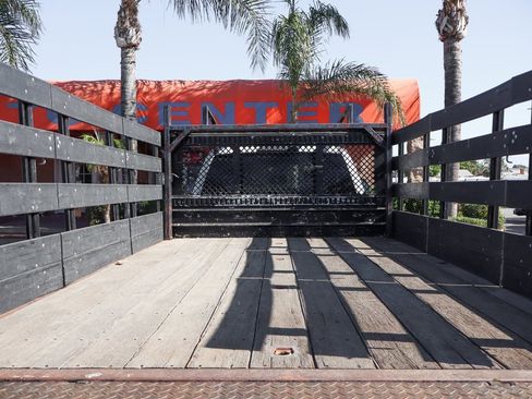 Used 2017 Ford F550 XLT image 9