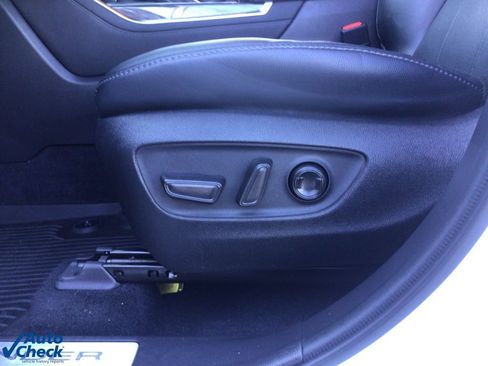 Used 2022 Toyota Highlander Limited image 12