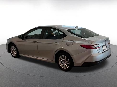 Used 2025 Toyota Camry LE FWD image 12