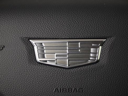 New 2026 Cadillac Optiq Luxury 2 image 35