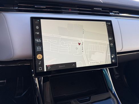 Used 2025 Land Rover Range Rover Sport Dynamic SE image 12