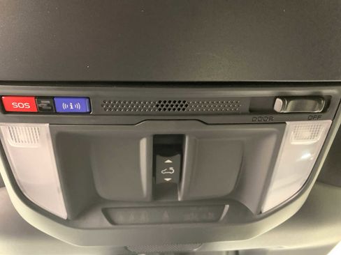 Used 2025 Subaru Forester Touring AWD/4WD image 6