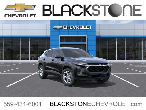 New 2026 Chevrolet Trax LS w/ LS Convenience Package FWD image 1
