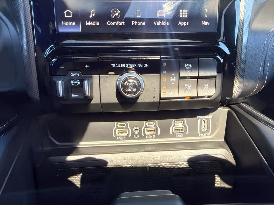 Used 2025 RAM 1500 Limited w/ Trailer Tow Group AWD/4WD image 37