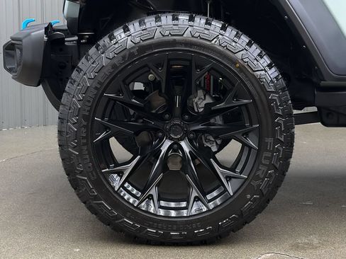 Used 2024 Jeep Wrangler Unlimited AWD/4WD image 10