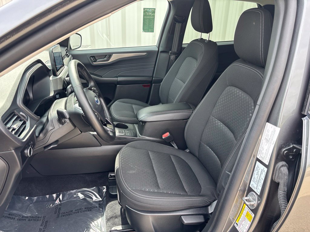 Certified 2025 Ford Escape Active AWD/4WD image 11