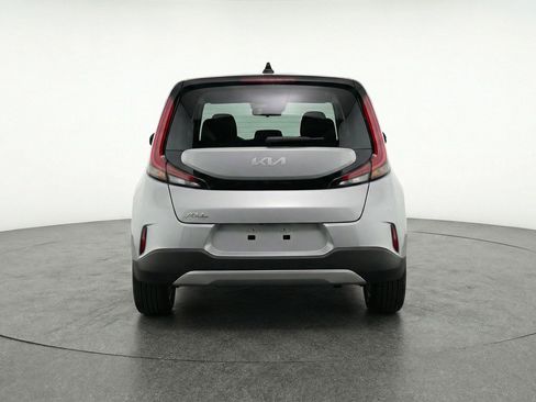 Used 2025 Kia Soul LX w/ LX Technology Package FWD image 7