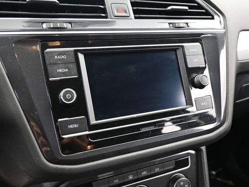 Used 2021 Volkswagen Tiguan S image 13