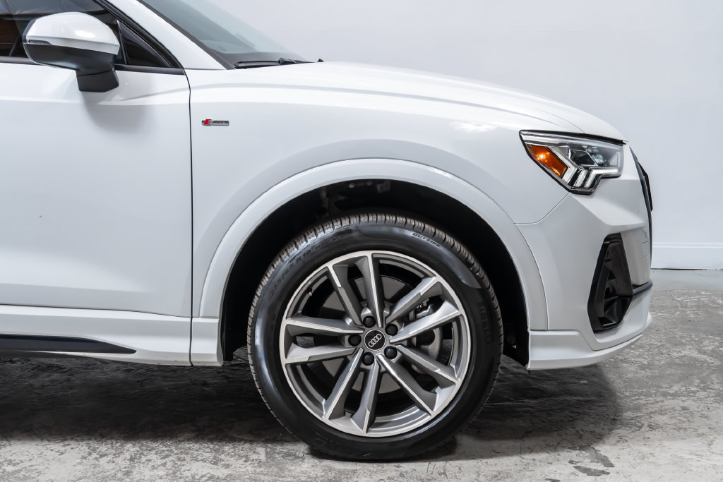 Used 2024 Audi Q3 2.0T Premium w/ Convenience Package AWD/4WD image 12