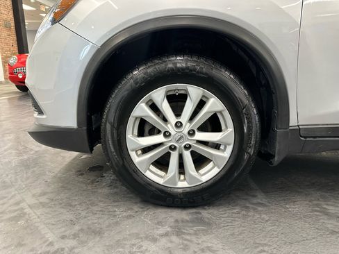 Used 2015 Nissan Rogue SV w/ SV Premium Package image 9