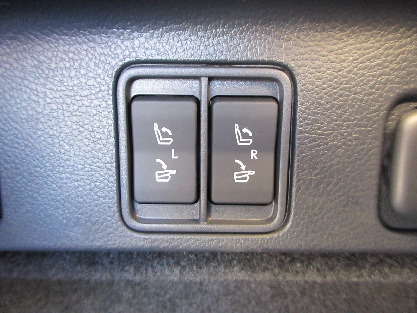 Used 2026 Lexus RX 450h AWD w/ Convenience Package image 57